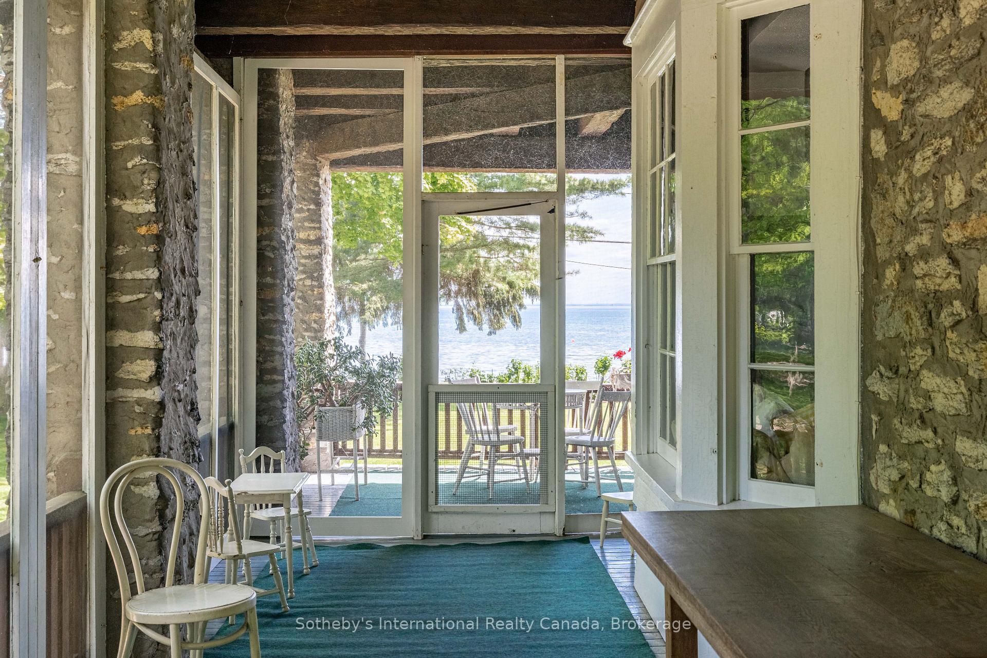 683 Point Abino Road S