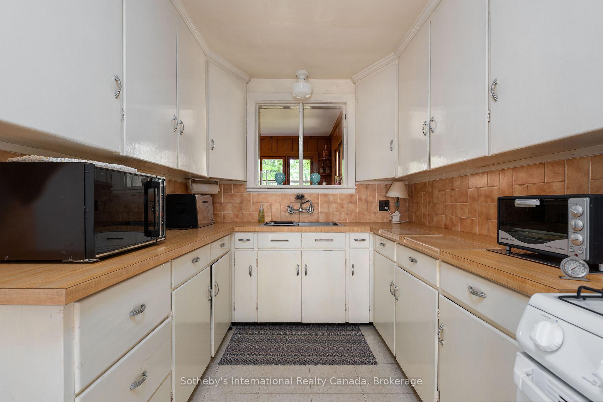 683 Point Abino Road S