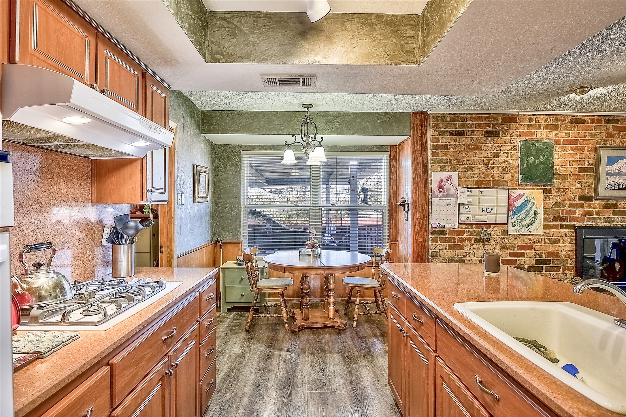 3511 Apple Valley Drive