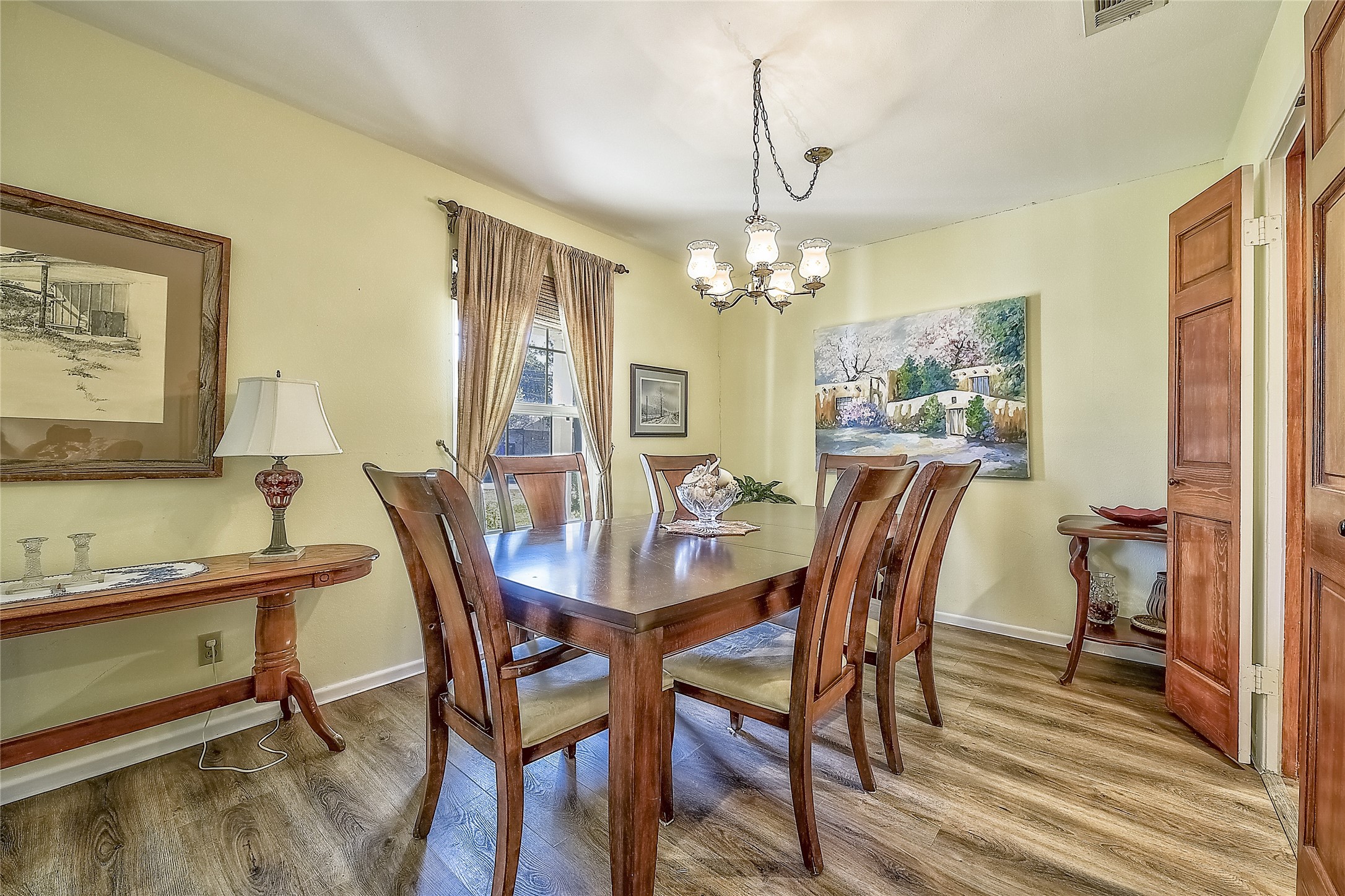 3511 Apple Valley Drive