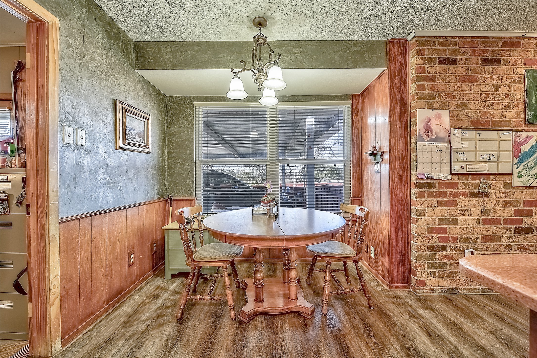 3511 Apple Valley Drive