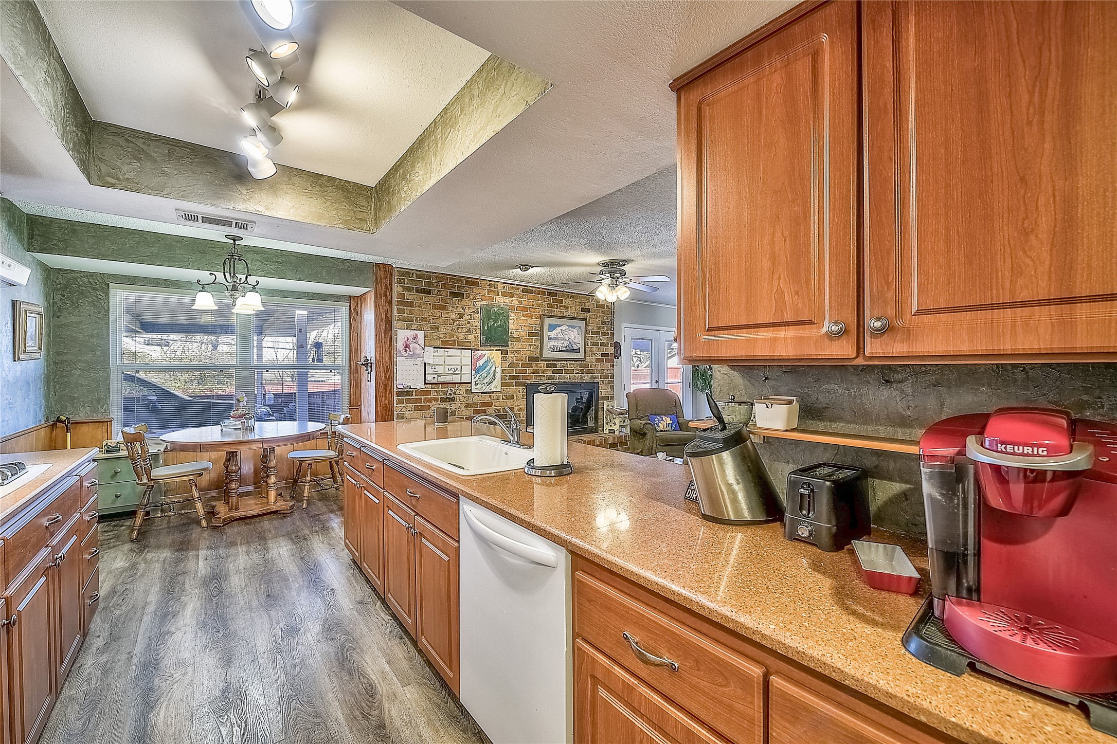 3511 Apple Valley Drive
