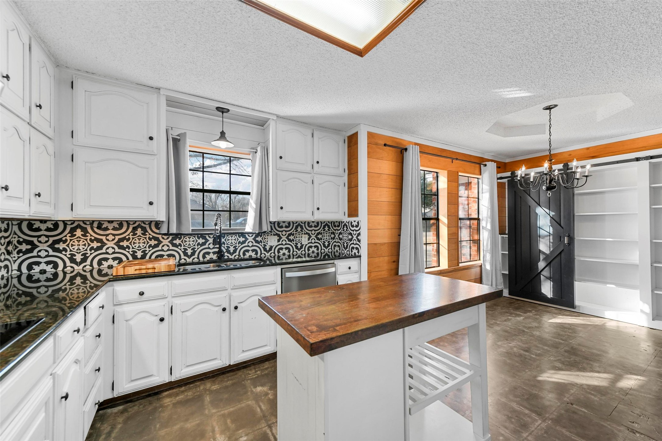563 Bluebonnet Drive