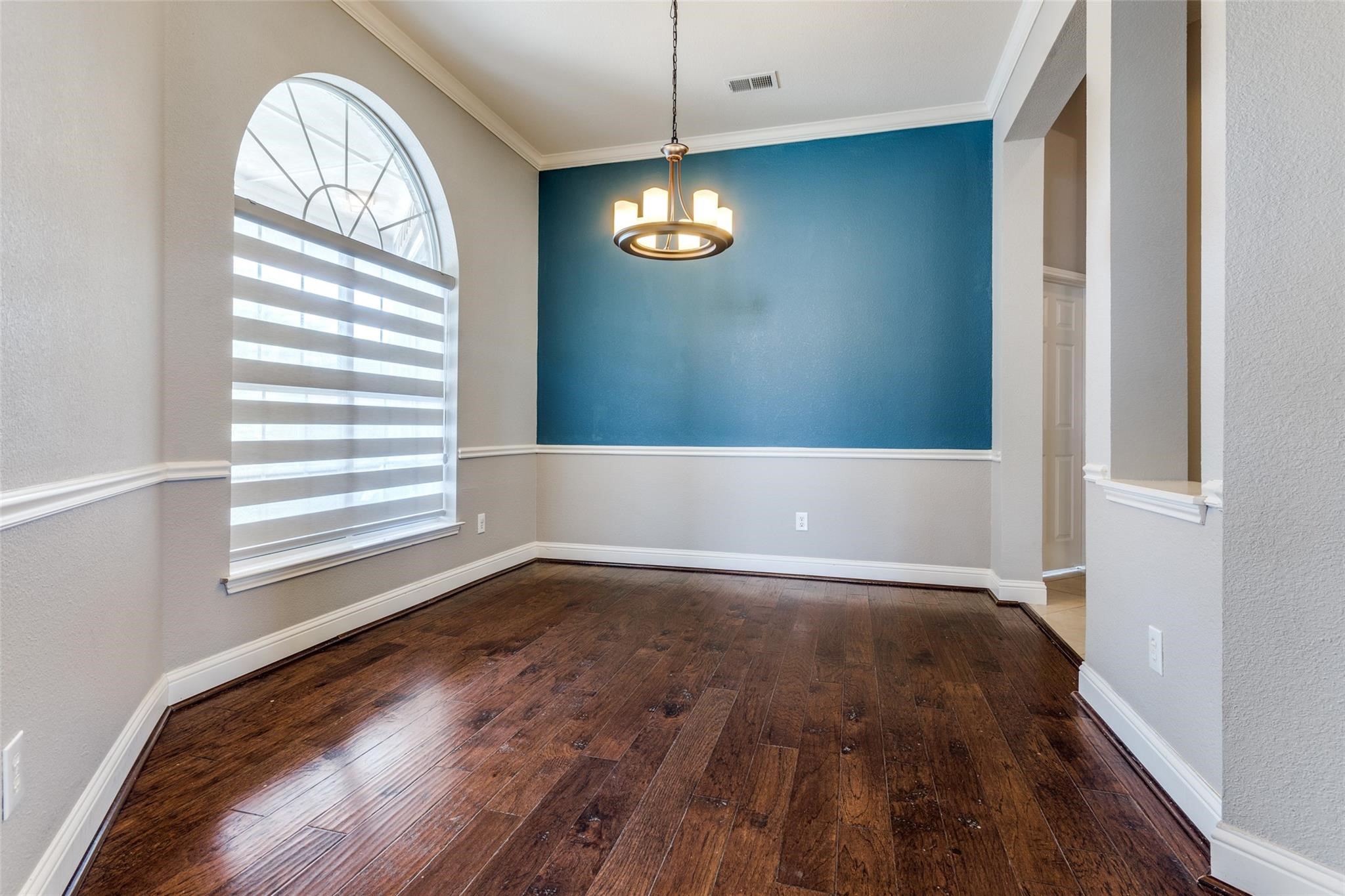2913 Bellerive Drive