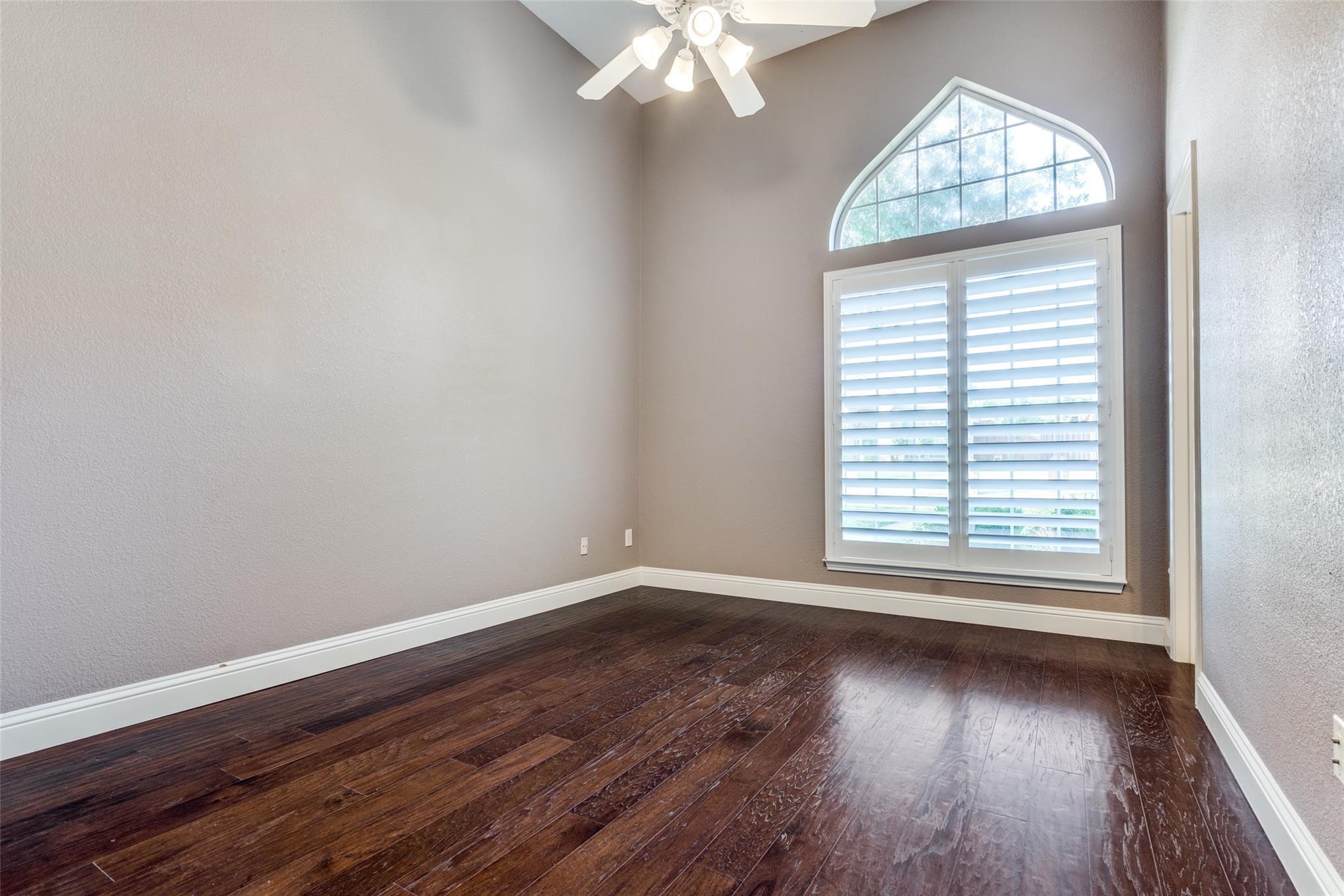 2913 Bellerive Drive