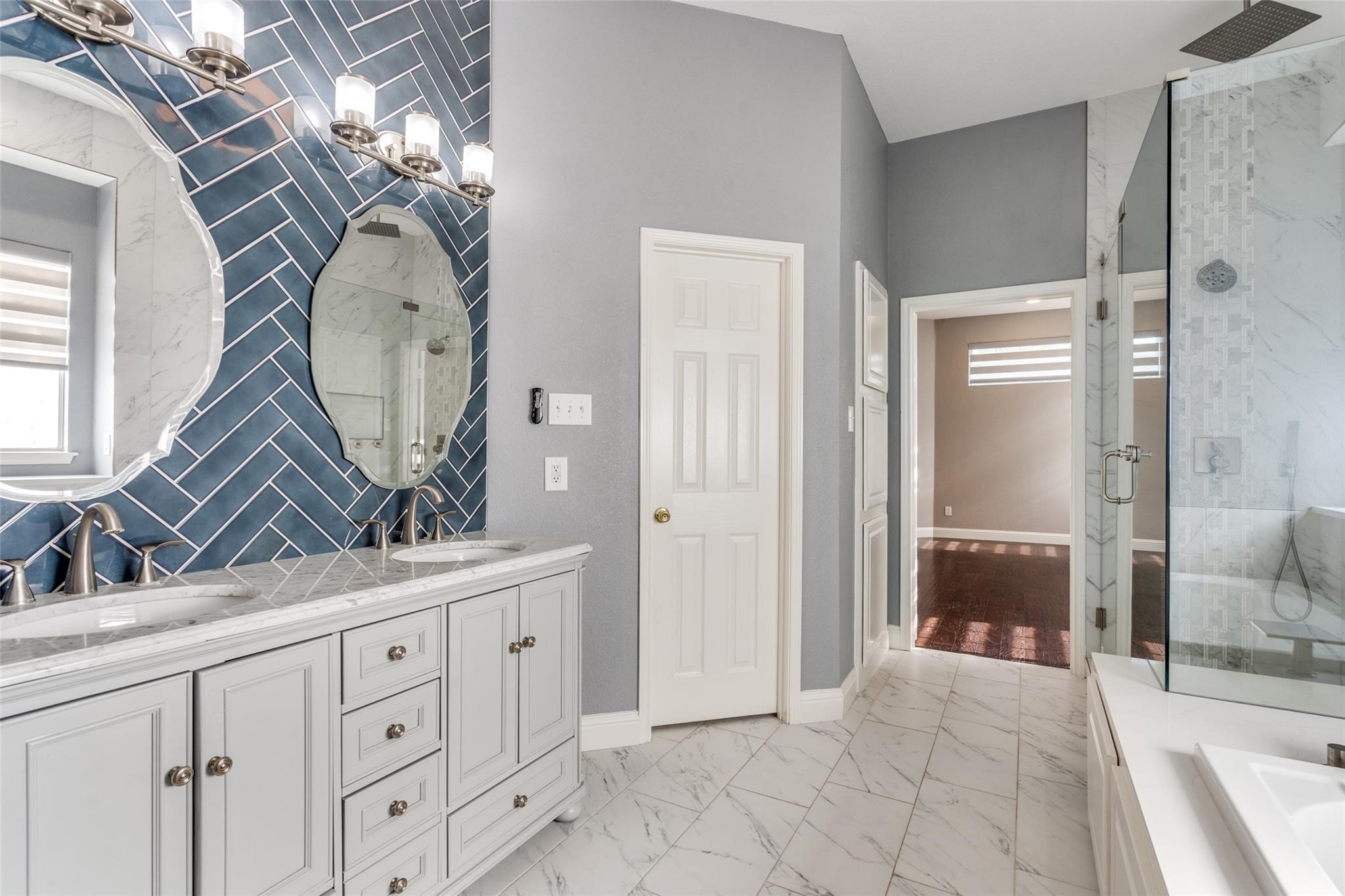 2913 Bellerive Drive