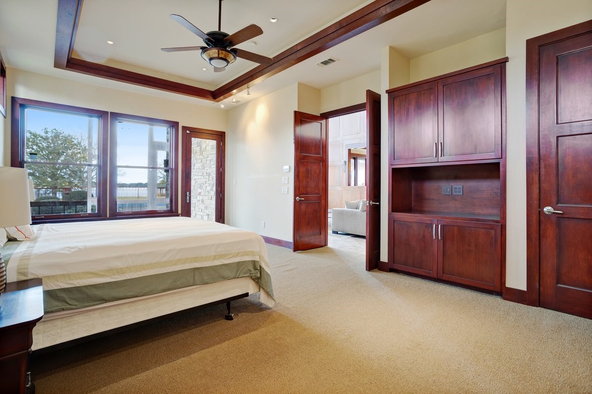 7320 S Shore