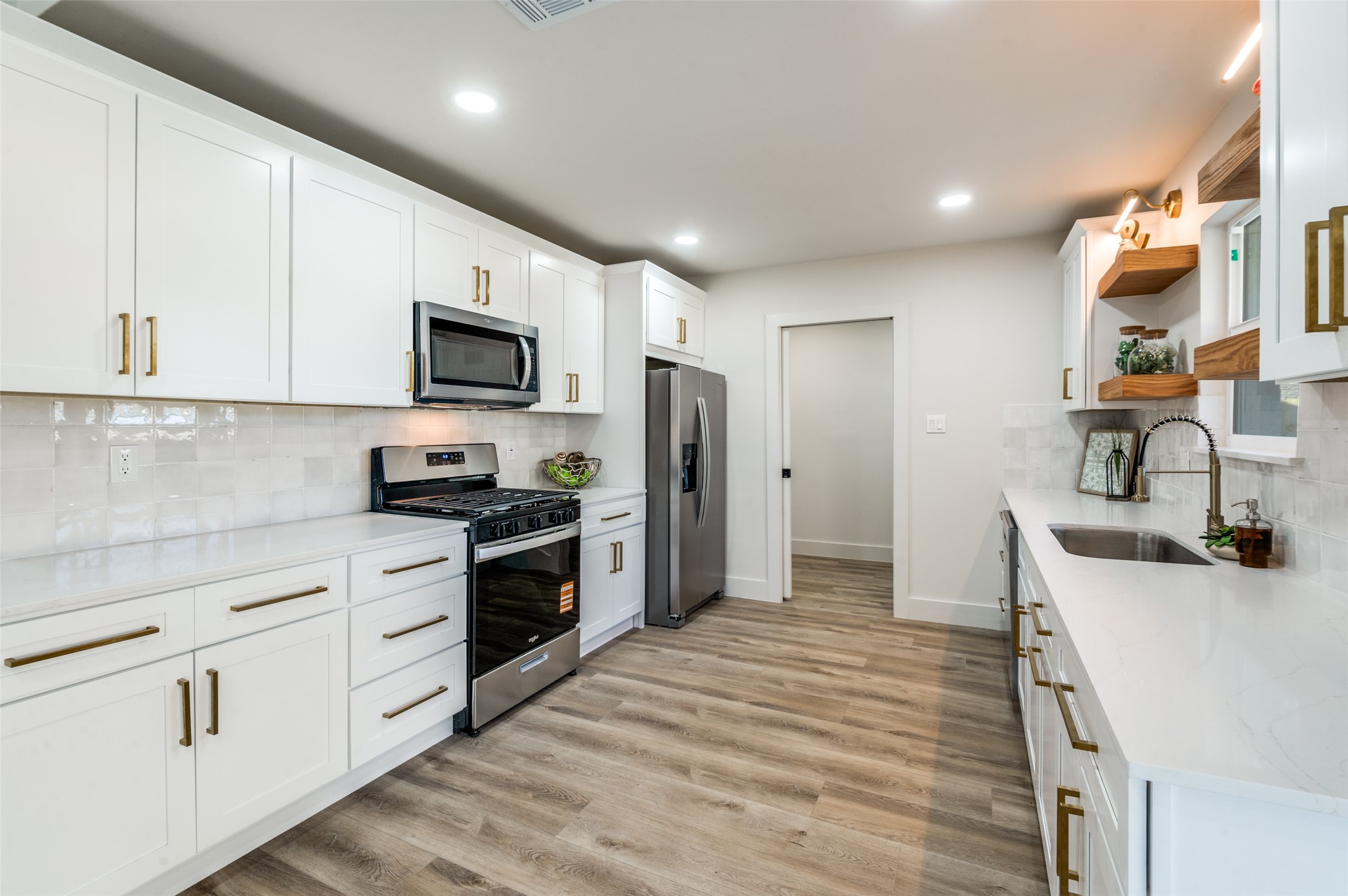 13817 Pyramid Drive