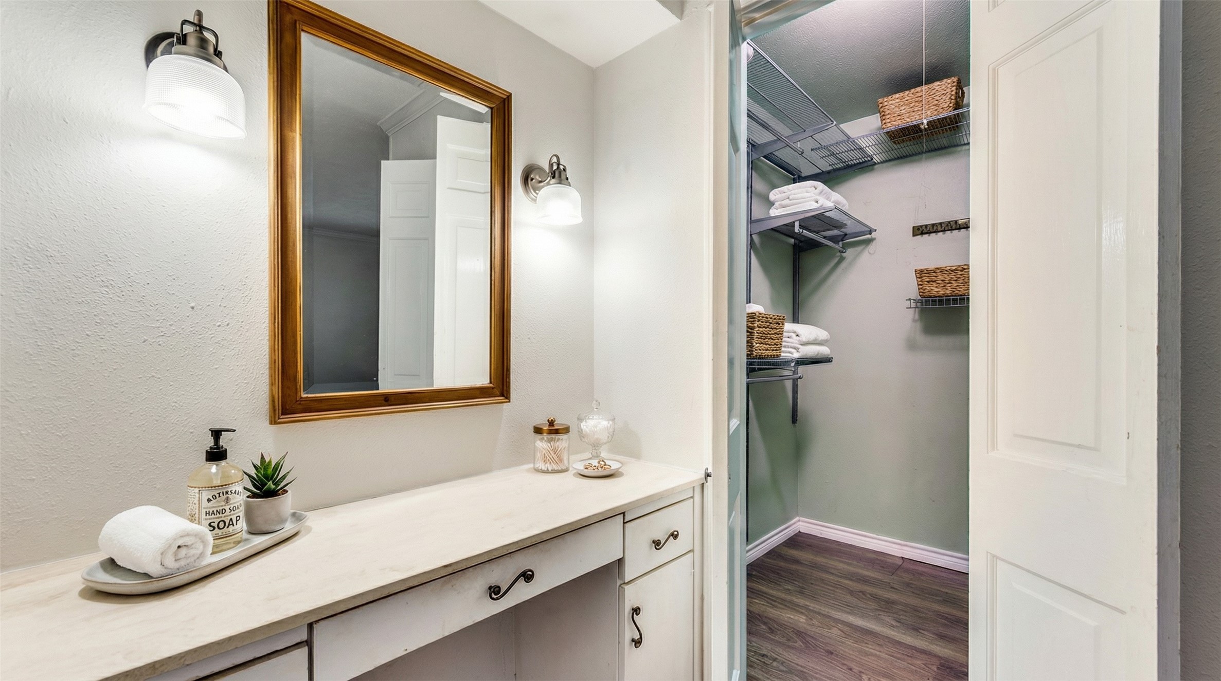 3227 Rolling Knoll Drive