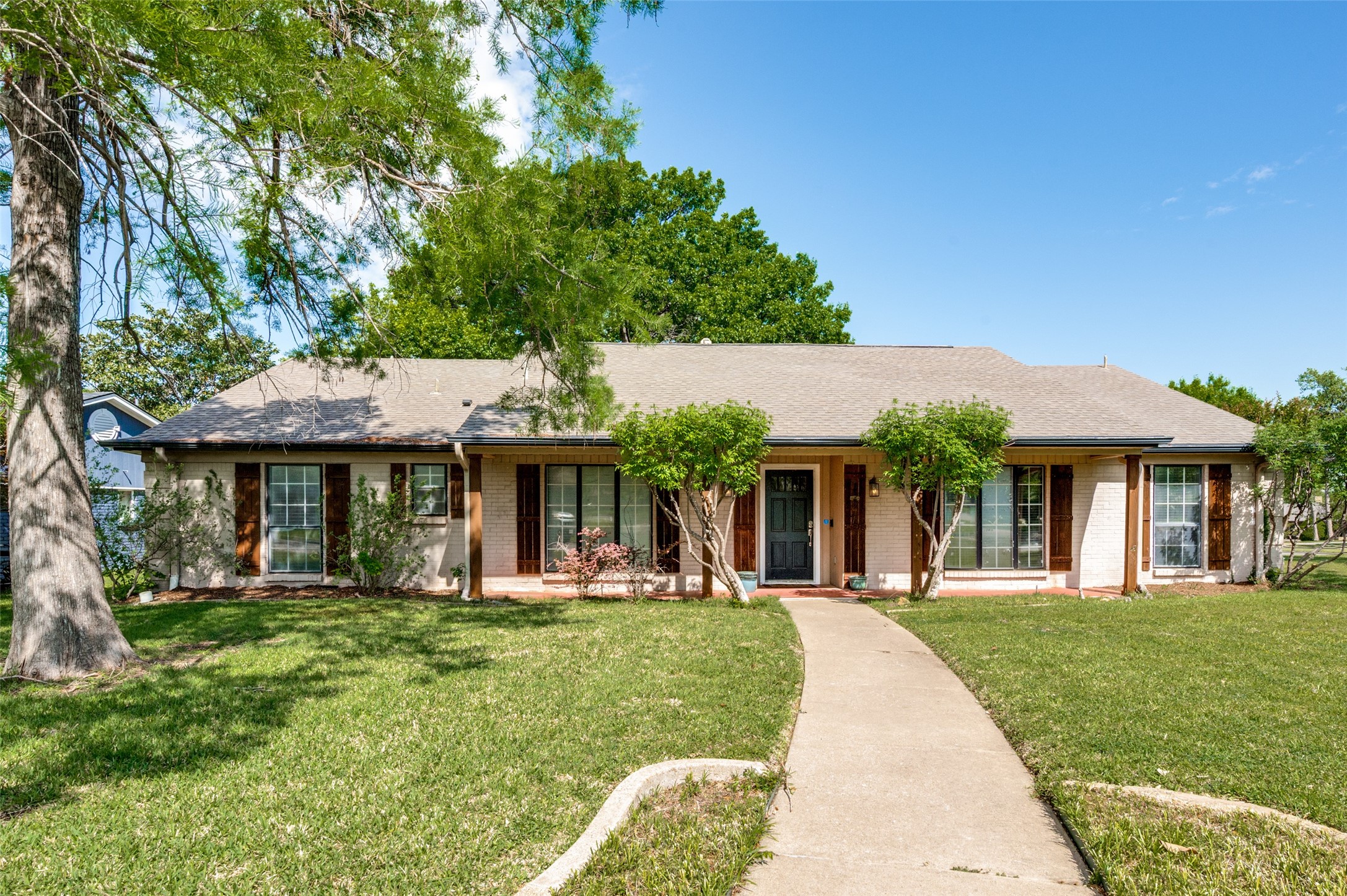 3227 Rolling Knoll Drive