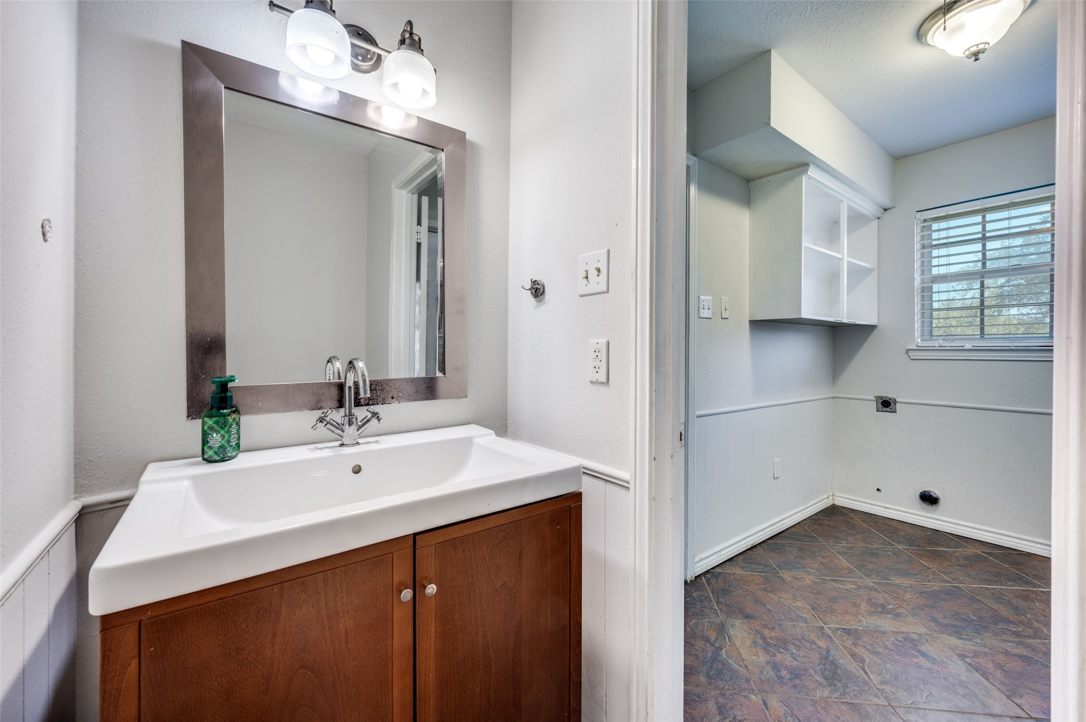 3227 Rolling Knoll Drive