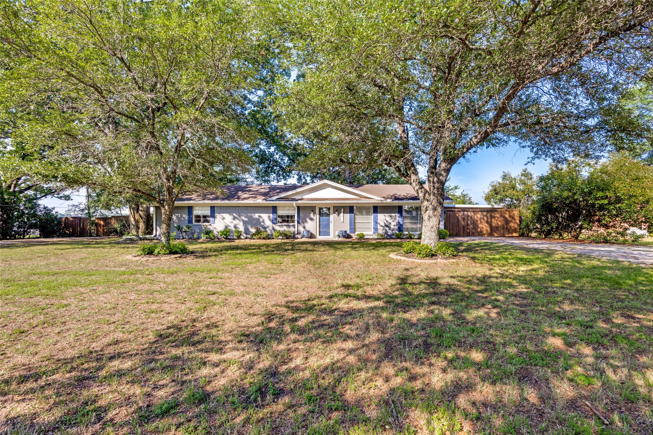 1910 Beavers Point Circle