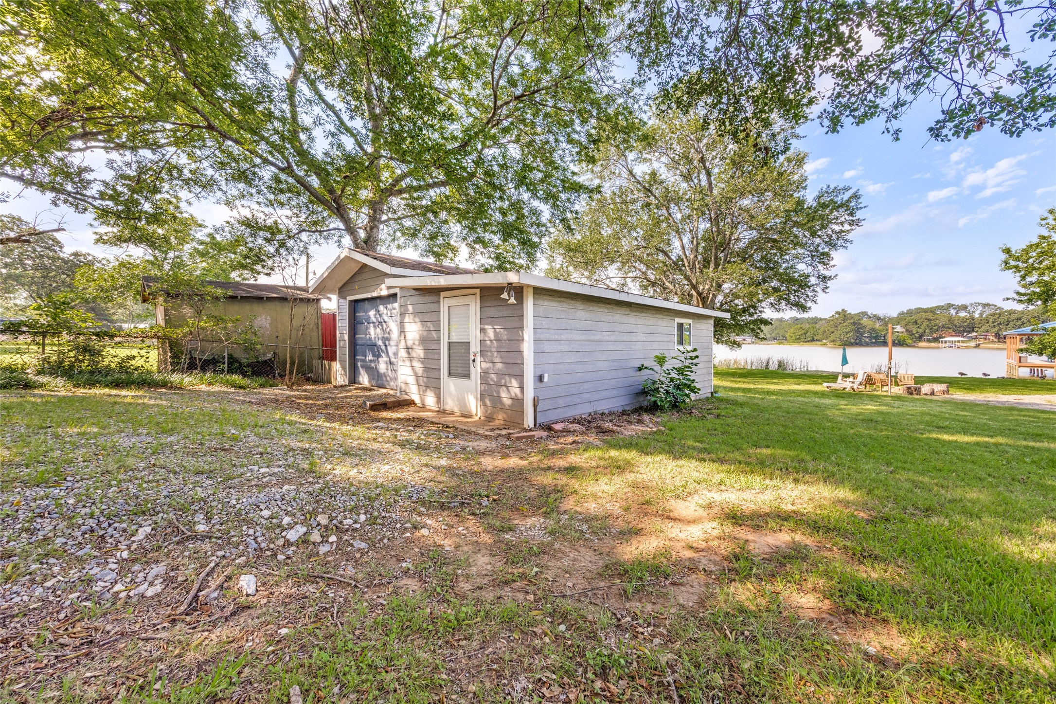 1910 Beavers Point Circle