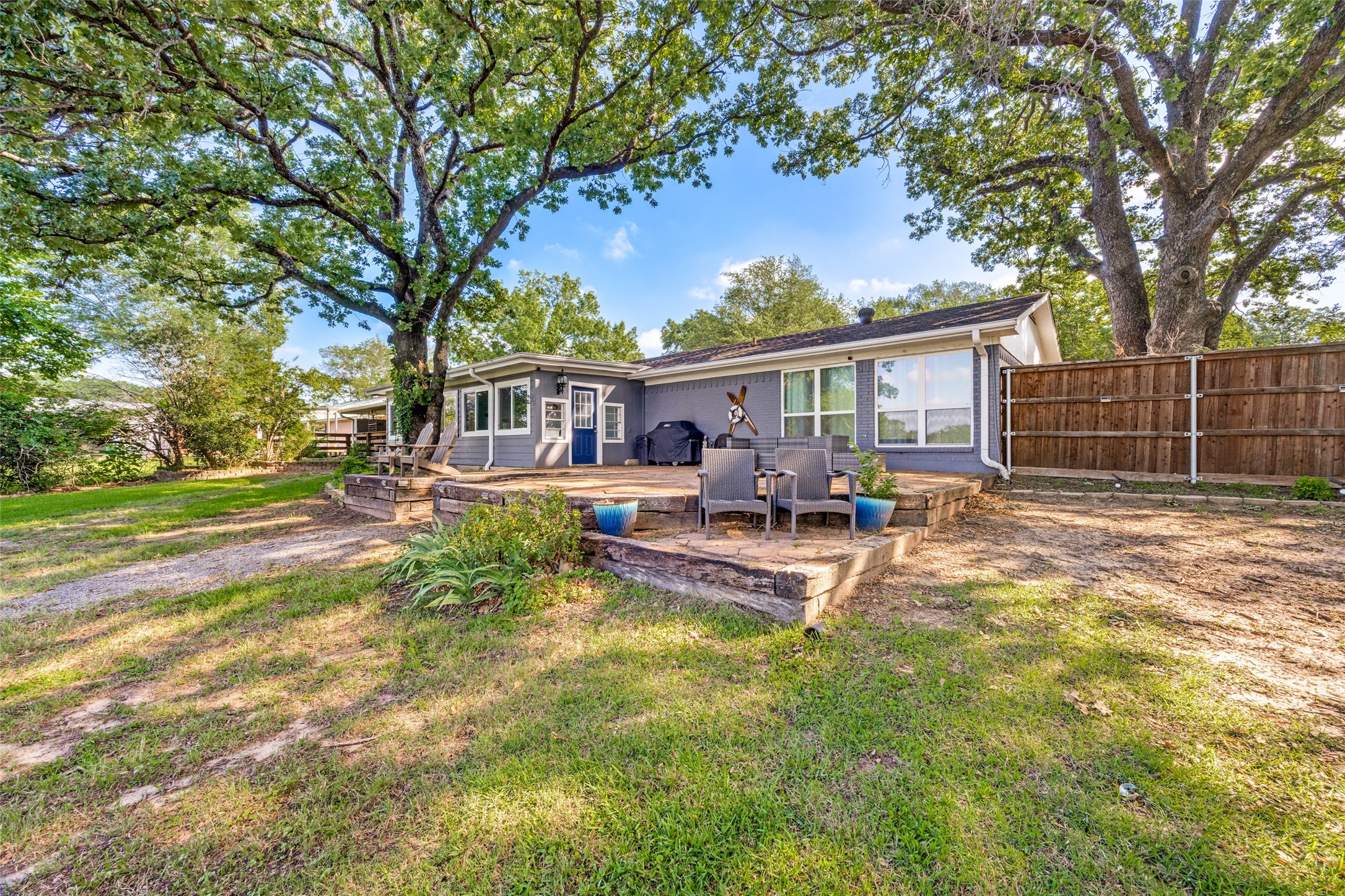 1910 Beavers Point Circle