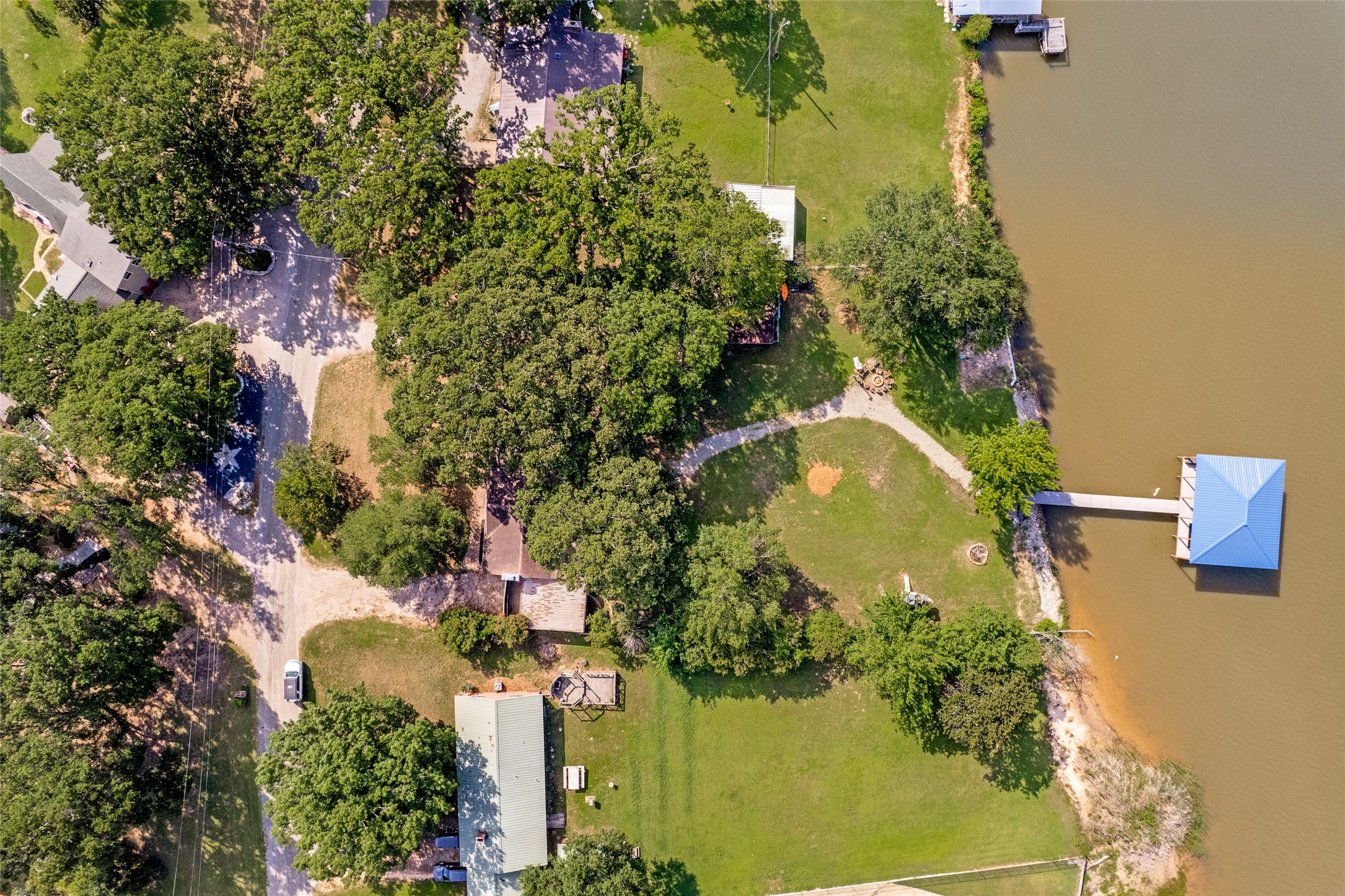 1910 Beavers Point Circle