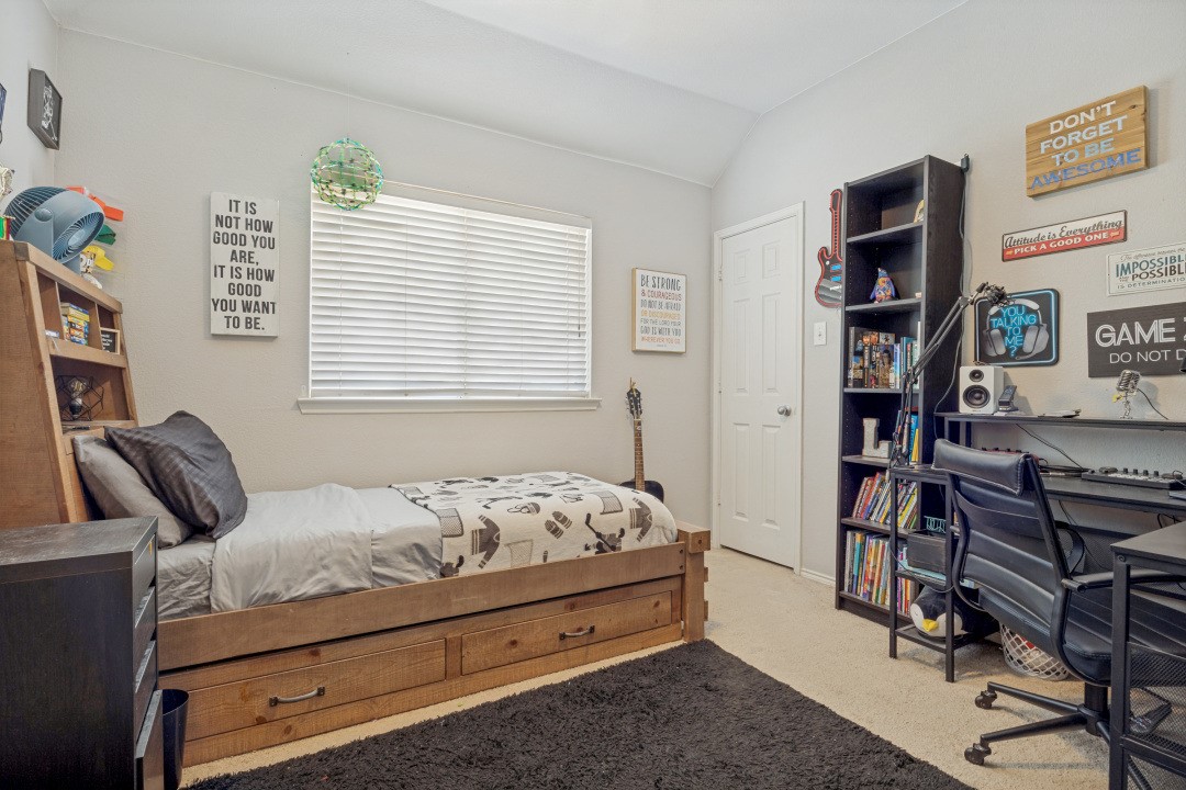 3701 Daffodil Lane