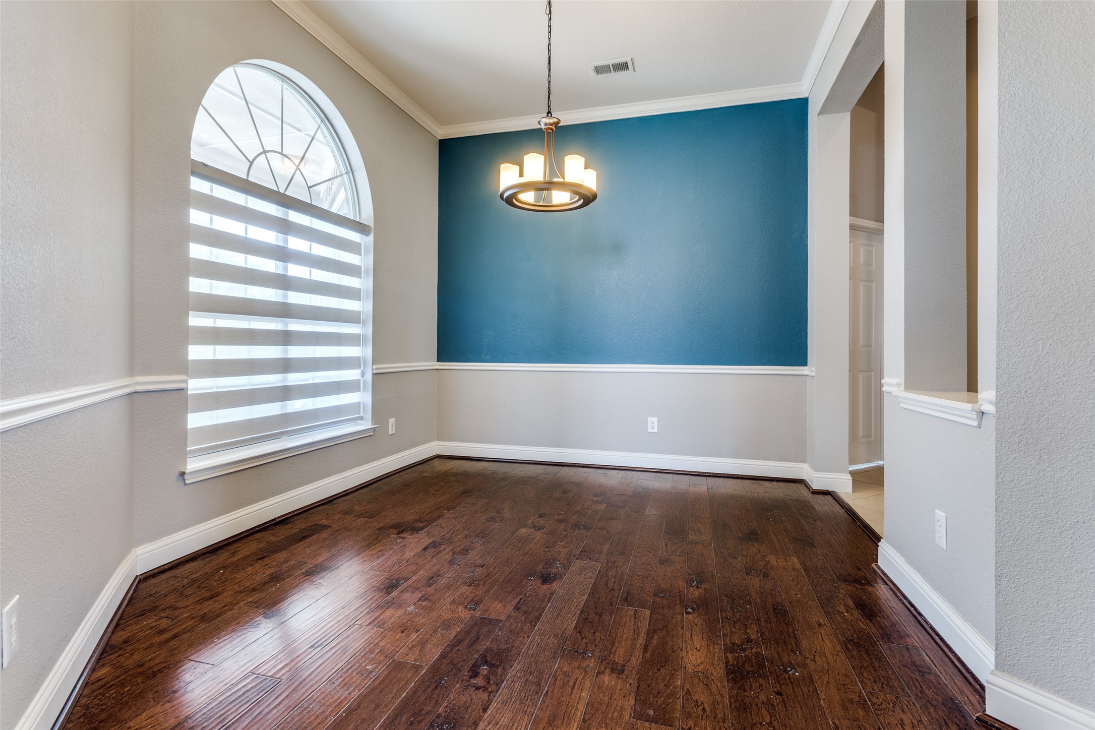 2913 Bellerive Drive