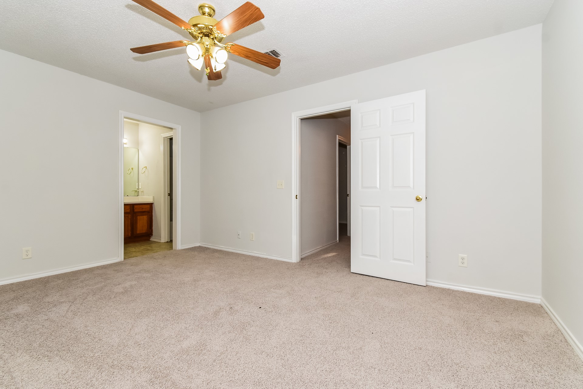 2127 N Village Drive