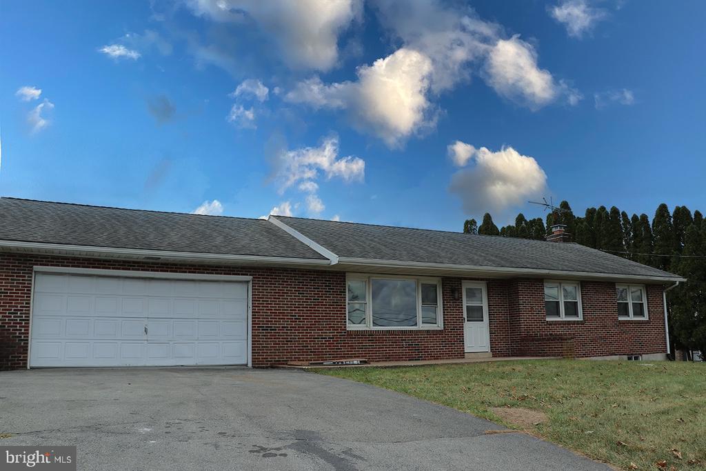 560 Mohns Hill Rd