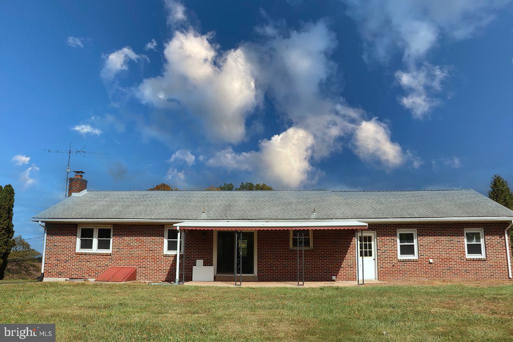 560 Mohns Hill Rd