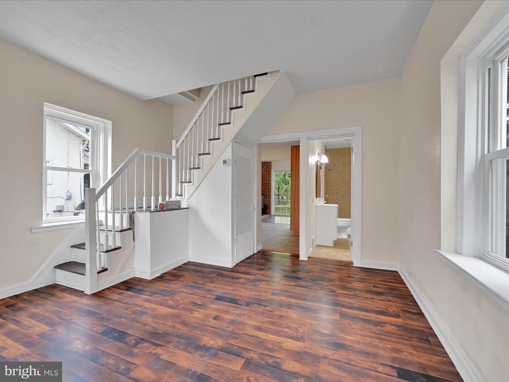 112 OAK LANE