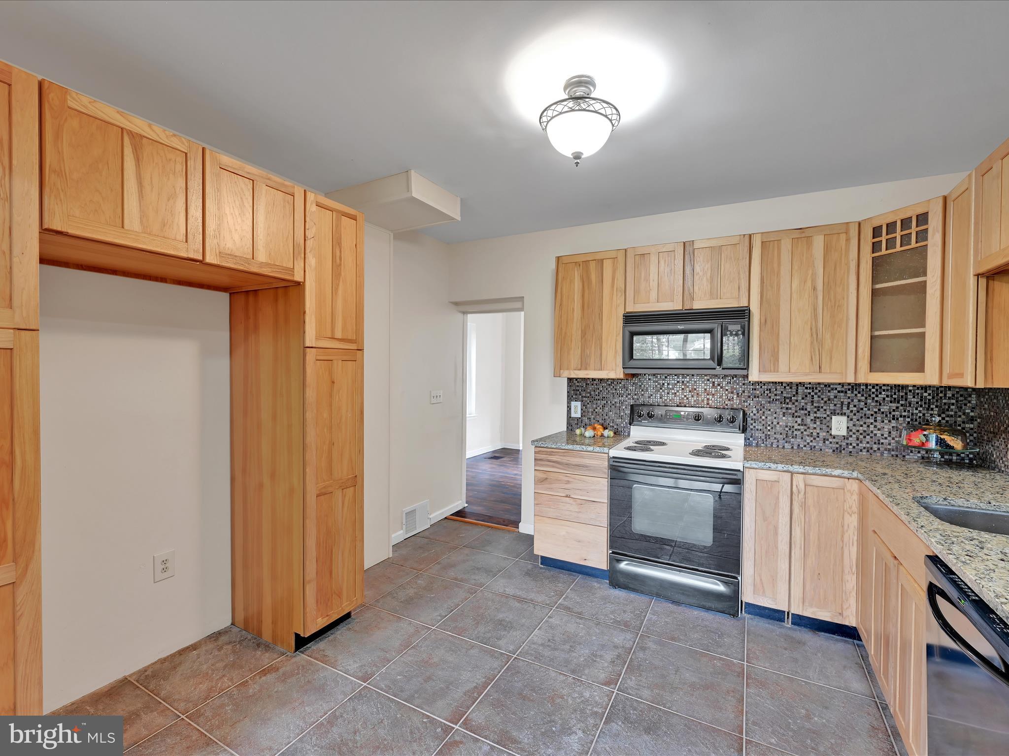 112 OAK LANE