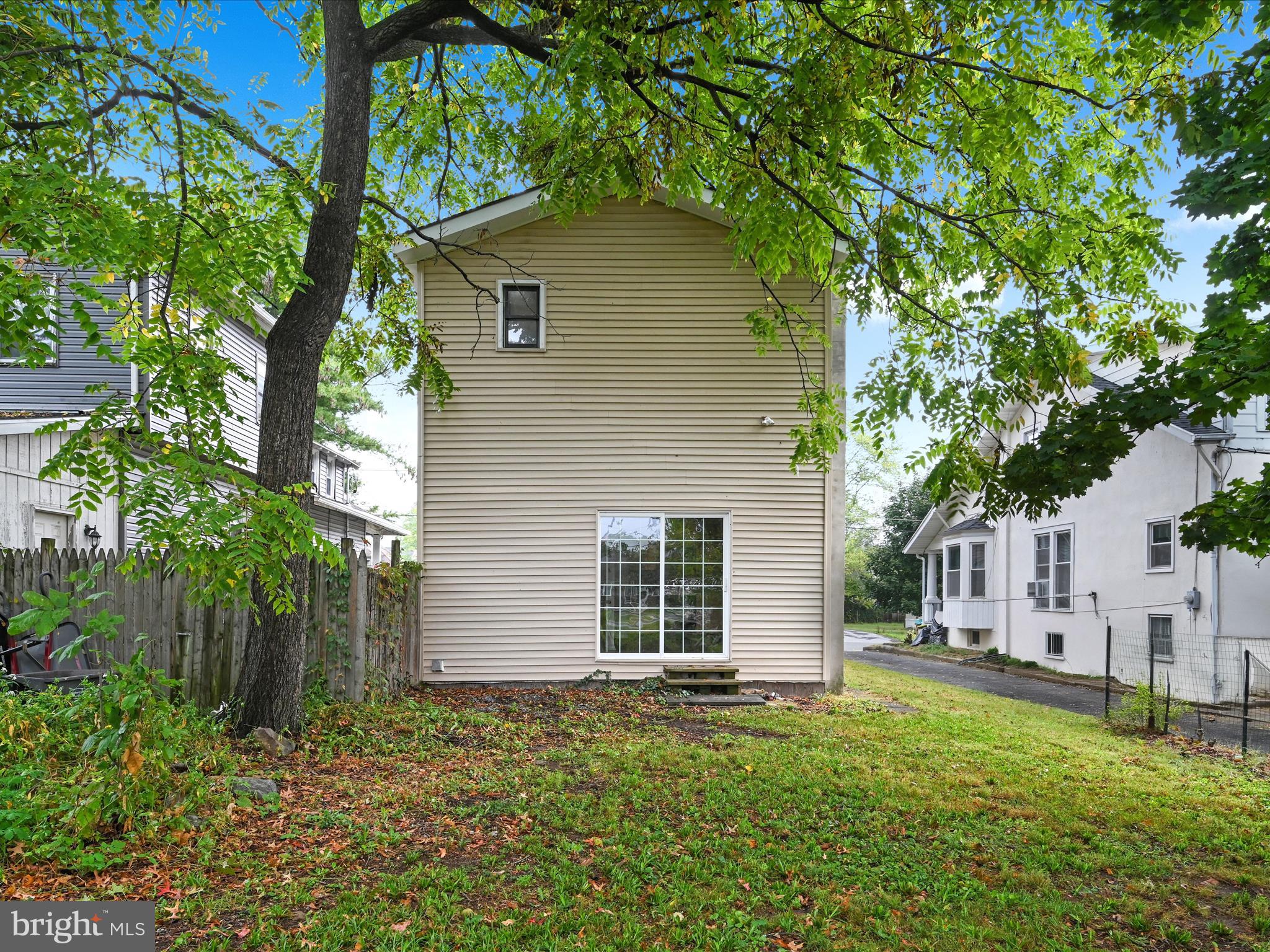 112 OAK LANE
