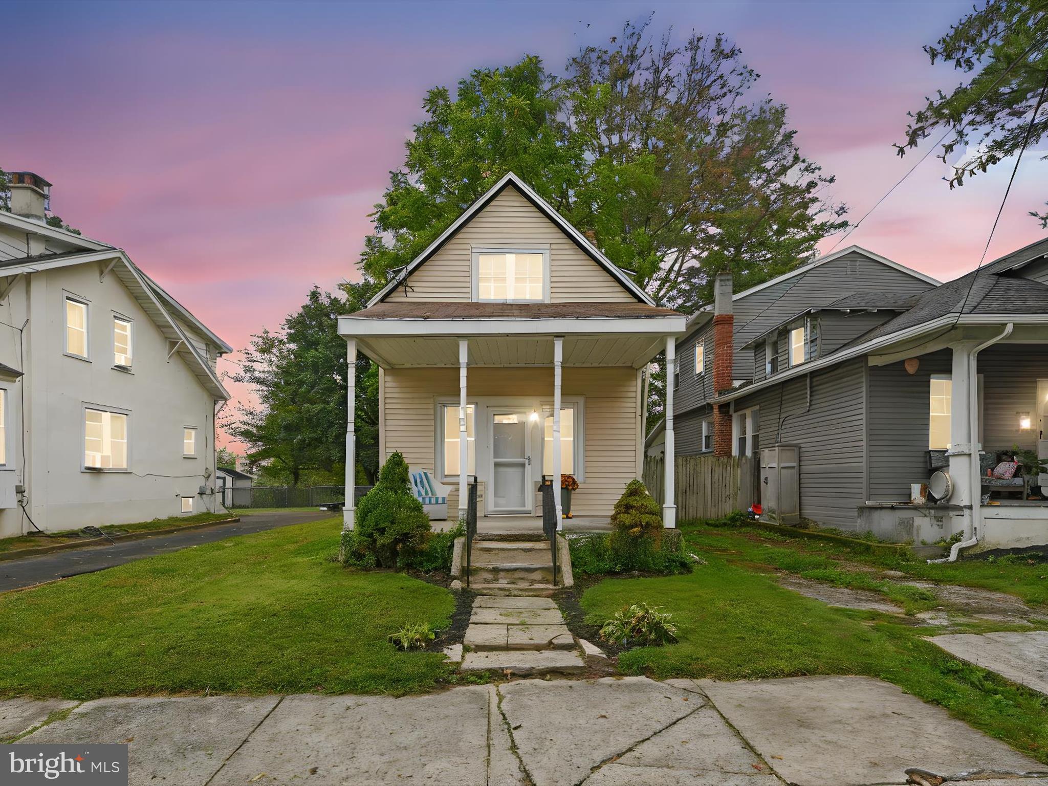 112 OAK LANE