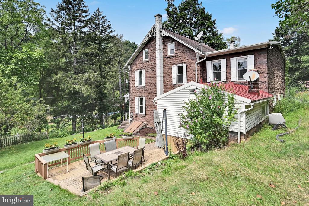 868 WYOMISSING ROAD