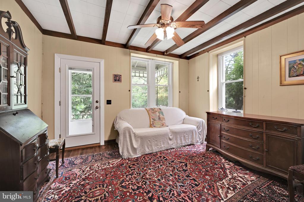 868 WYOMISSING ROAD