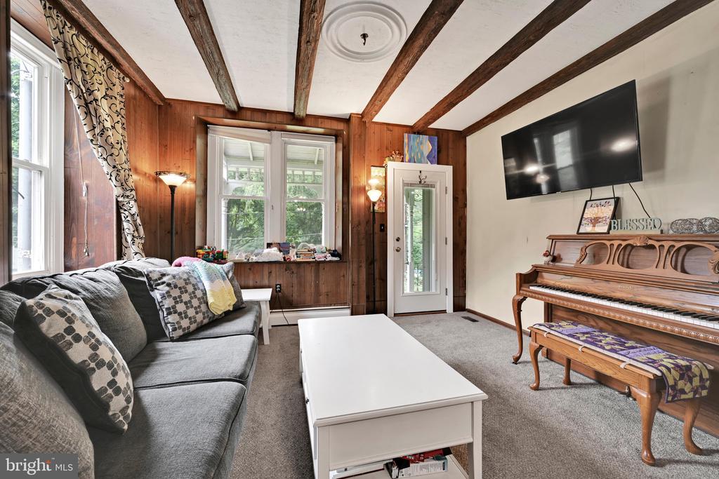 868 WYOMISSING ROAD