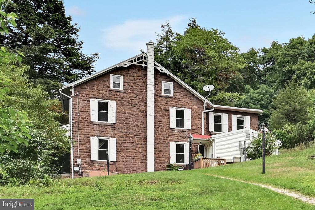 868 WYOMISSING ROAD