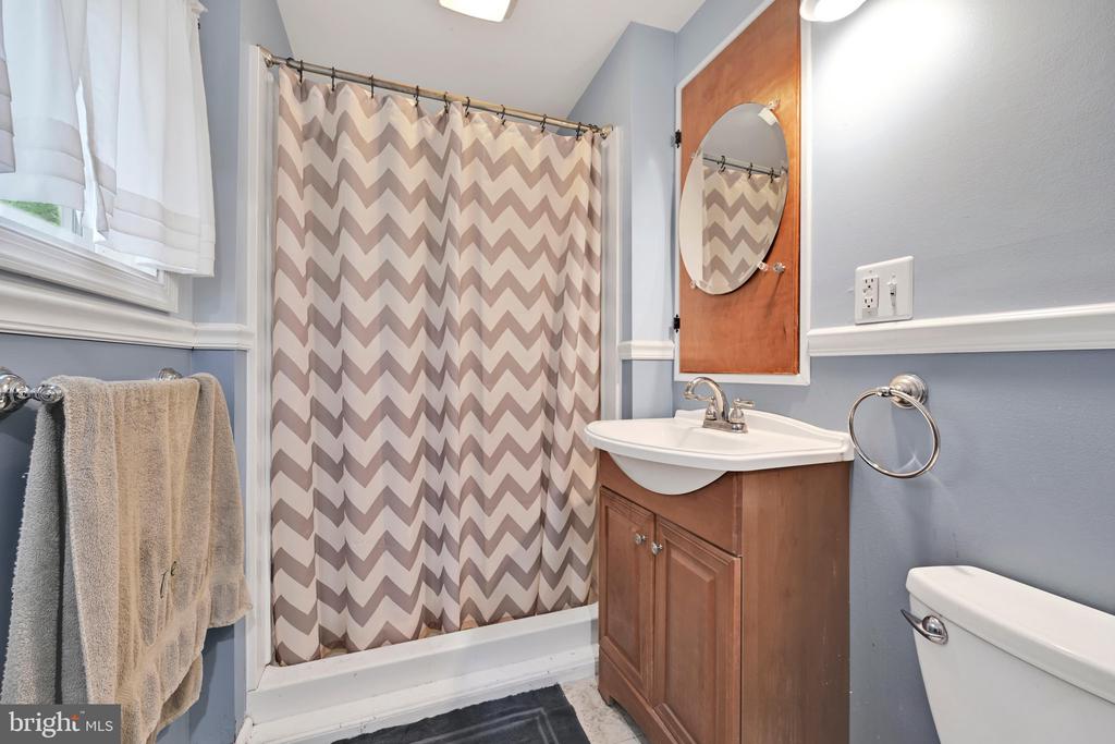 868 WYOMISSING ROAD