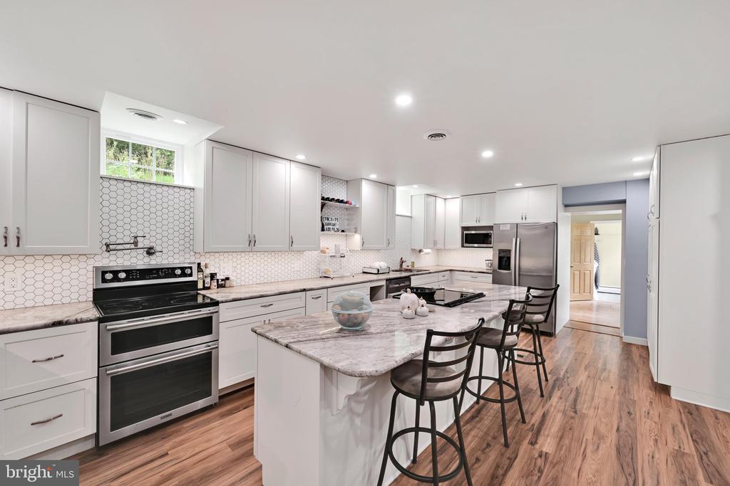 868 WYOMISSING ROAD