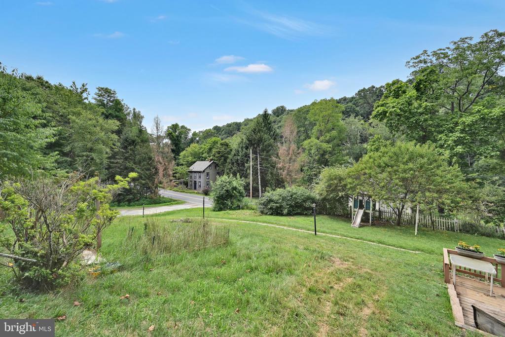 868 WYOMISSING ROAD