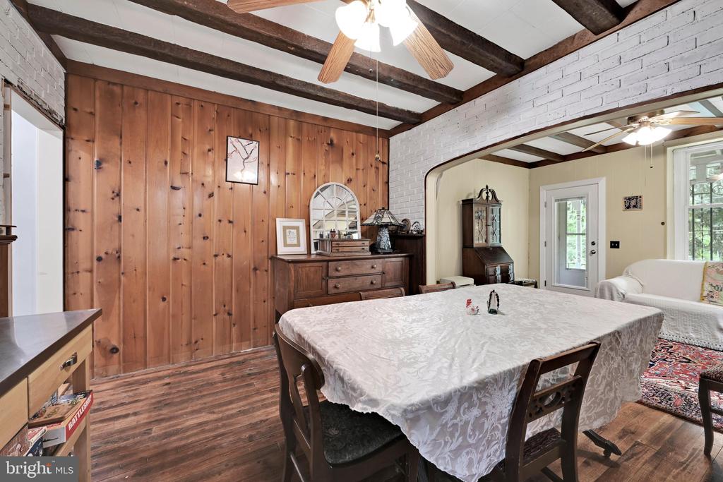 868 WYOMISSING ROAD
