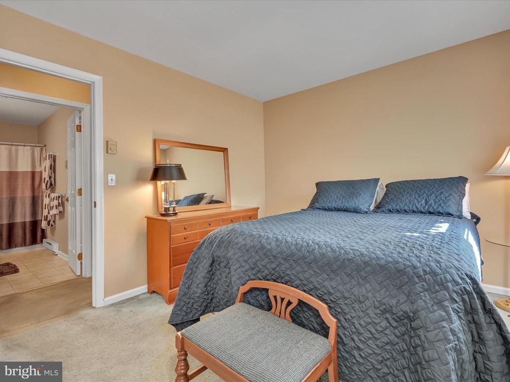 24 Oakmont Ct