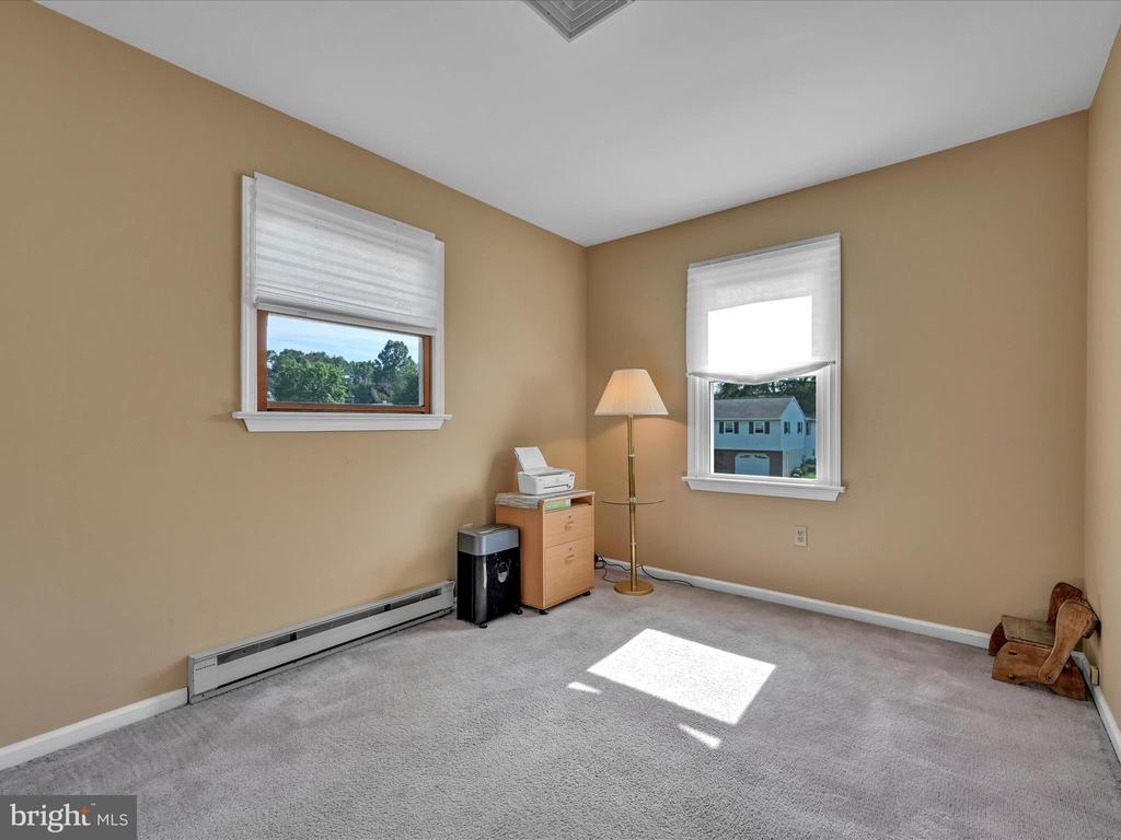 24 Oakmont Ct