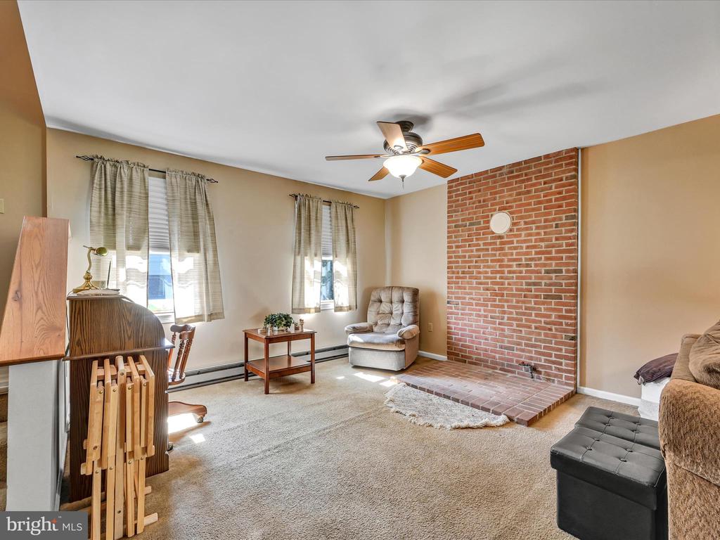 24 Oakmont Ct