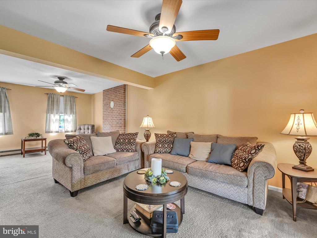 24 Oakmont Ct