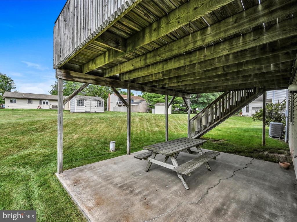 24 Oakmont Ct