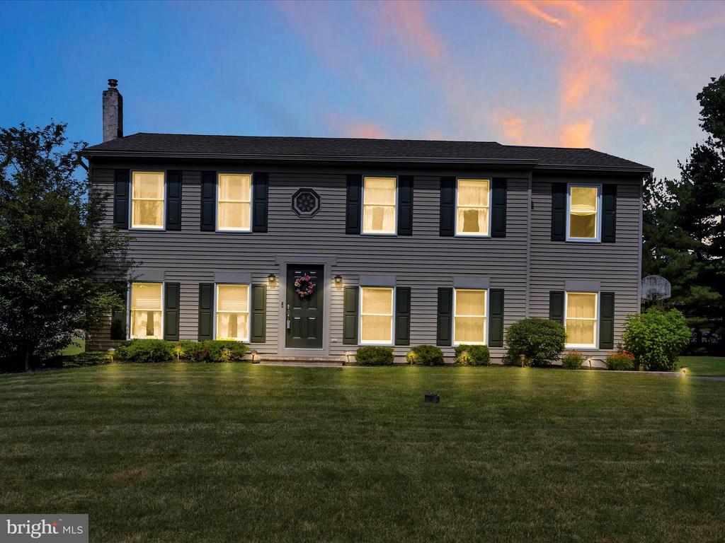 24 Oakmont Ct