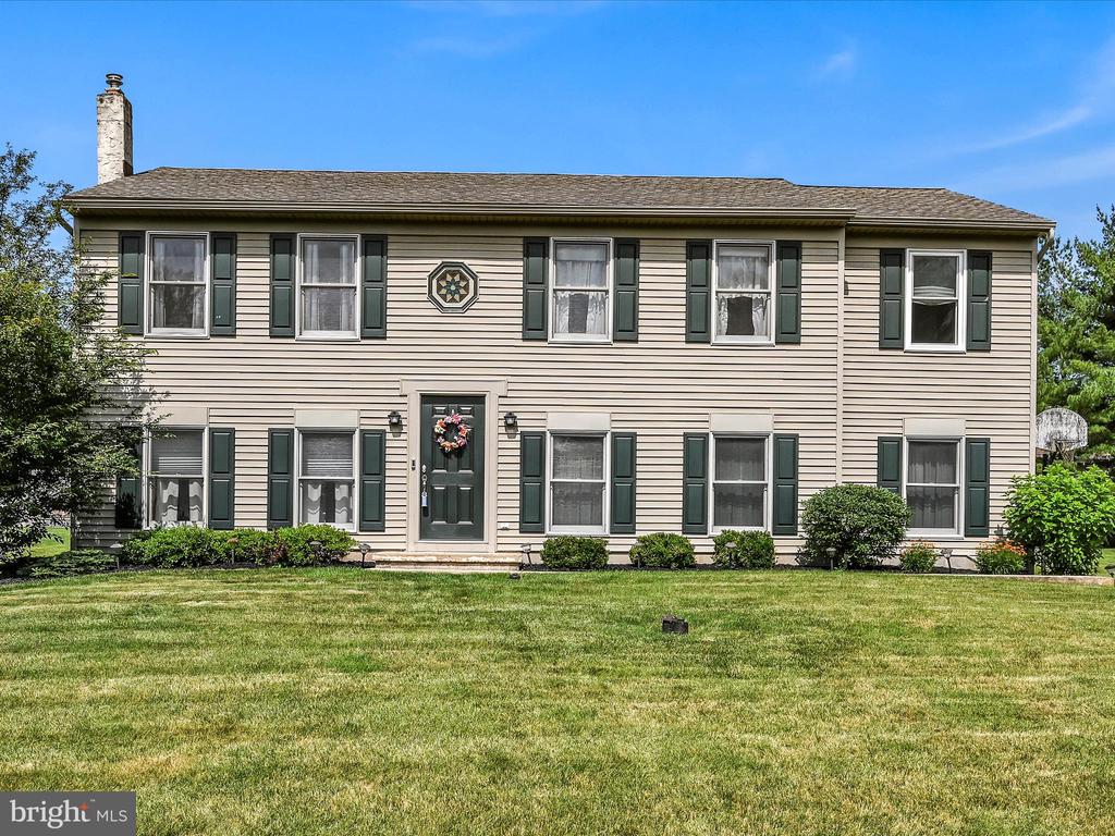 24 Oakmont Ct