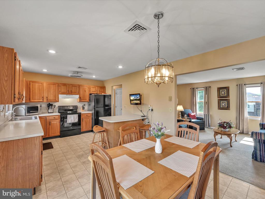 24 Oakmont Ct