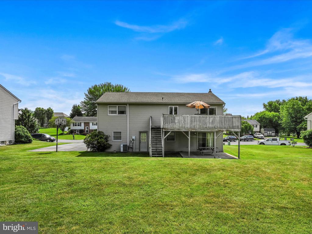 24 Oakmont Ct