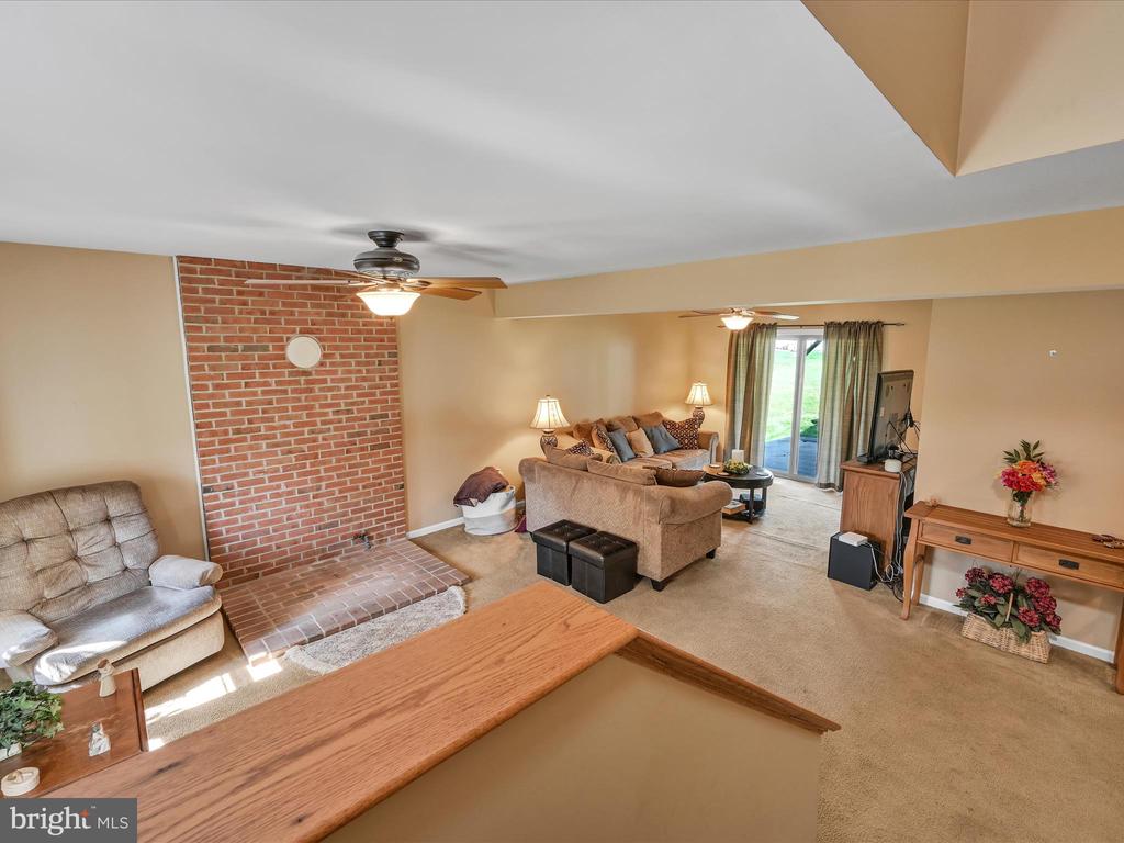 24 Oakmont Ct