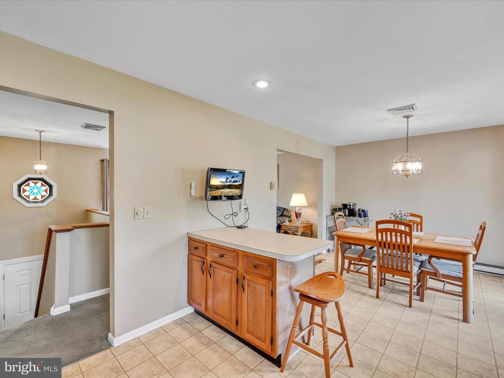 24 Oakmont Ct
