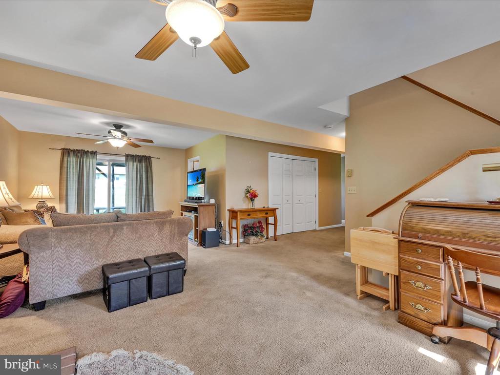 24 Oakmont Ct
