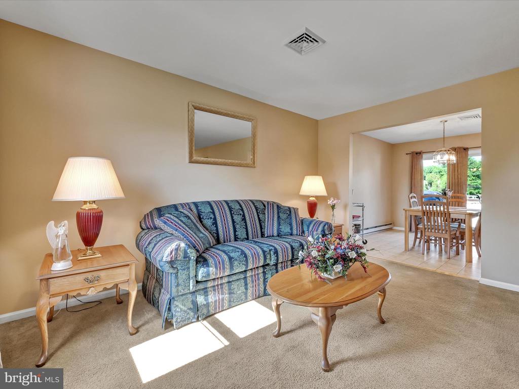 24 Oakmont Ct