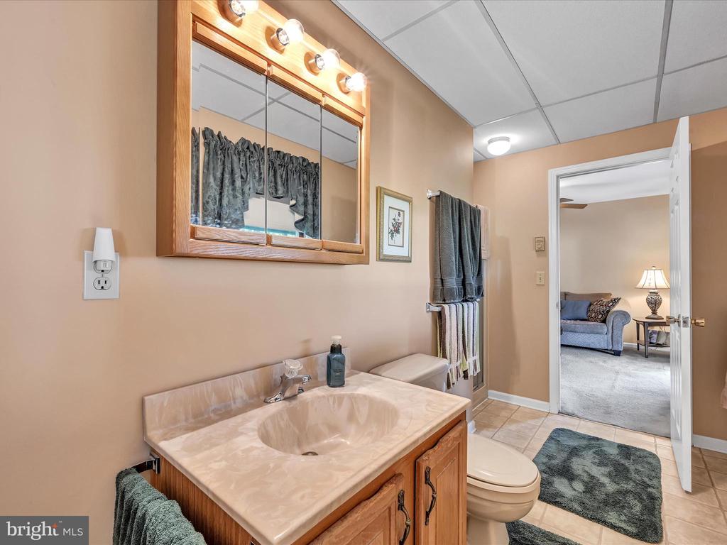 24 Oakmont Ct